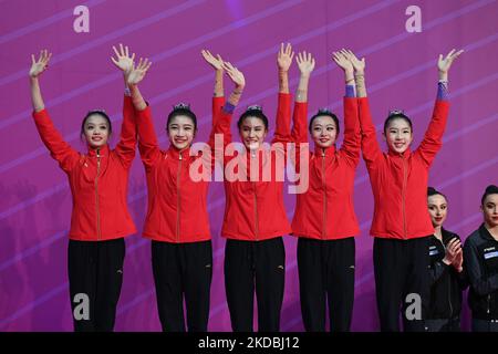 L'équipe de groupe de la Chine (CHN) lors de la cérémonie de remise des prix lors de la coupe du monde de GYMNASTIQUE rythmique DE LA FIG 2022 sur 03 juin 2022 à l'arène Vitrifrigo de Pesaro, Italie (photo de Gianluca Ricci/LiveMedia/NurPhoto) Banque D'Images