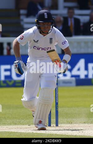 LONDRES ANGLETERRE - JUIN 04 : l'Angleterre Ollie Pope (Surrey) pendant LES TESTS D'ASSURANCE SÉRIE 1st Test, jour 3, (jour 3 de 5) entre l'Angleterre contre la Nouvelle-Zélande au terrain de cricket de Lord's, Londres le 04th juin 2022 (photo par action Foto Sport/NurPhoto) Banque D'Images