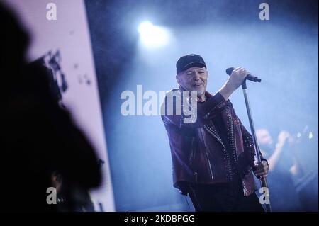 Vasco Rossi pendant le concert de musique de la chanteuse italienne Vasco Rossi - visite en direct 2022 sur 07 juin 2022 au stade Diego Armando Maradona à Naples, Italie (photo d'Alfonso Maria Salsano/LiveMedia/NurPhoto) Banque D'Images