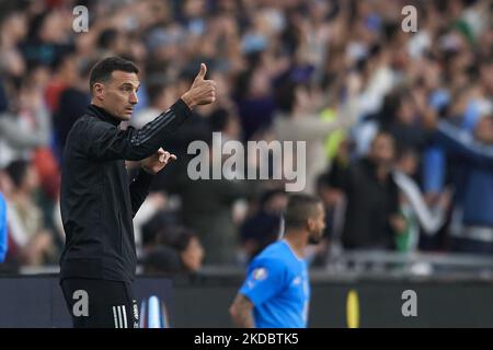 L'entraîneur-chef de Lionel Scaloni d'Argentine réagit lors du match de Finalissima 2022 entre l'Argentine et l'Italie au stade Wembley sur 1 juin 2022 à Londres, en Angleterre. (Photo de Jose Breton/Pics action/NurPhoto) Banque D'Images