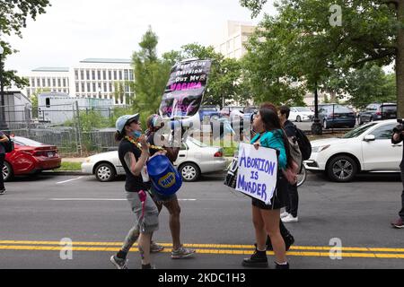 Les contre-manifestants ont fait une manifestation sur les droits à l'avortement à Washington, D.C., sur 13 juin 2022. (Photo de Bryan Olin Dozier/NurPhoto) Banque D'Images