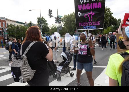 Les contre-manifestants ont fait une manifestation sur les droits à l'avortement à Washington, D.C., sur 13 juin 2022. (Photo de Bryan Olin Dozier/NurPhoto) Banque D'Images