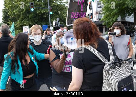 Les contre-manifestants ont fait une manifestation sur les droits à l'avortement à Washington, D.C., sur 13 juin 2022. (Photo de Bryan Olin Dozier/NurPhoto) Banque D'Images