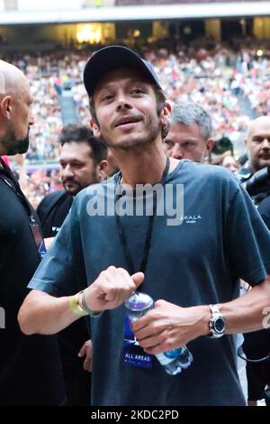 Valentino Rossi est vu au concert de Cesare Cremonini au Stadio Giuseppe Meazza à San Siro, à Milan, en Italie, sur 13 juin 2022. (Photo par Mairo Cinquetti/NurPhoto) Banque D'Images