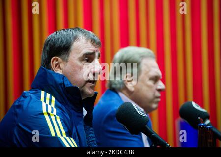 La fédération colombienne de football équipe de football dévoile son nouvel entraîneur en remplacement de Reinaldo Rueda dans une conférence de presse avec le nouvel entraîneur Nestor Lorenzo présenté par le président de l'équipe colombienne de football Ramon Jesurun à Bogota, Colombie 14 juin 2022. (Photo par Sebastian Barros/NurPhoto) Banque D'Images