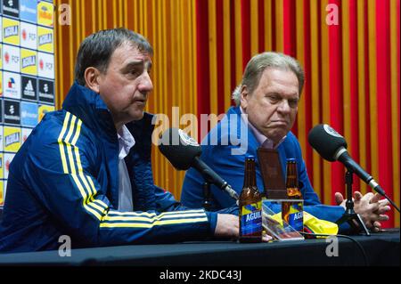 La fédération colombienne de football équipe de football dévoile son nouvel entraîneur en remplacement de Reinaldo Rueda dans une conférence de presse avec le nouvel entraîneur Nestor Lorenzo présenté par le président de l'équipe colombienne de football Ramon Jesurun à Bogota, Colombie 14 juin 2022. (Photo par Sebastian Barros/NurPhoto) Banque D'Images