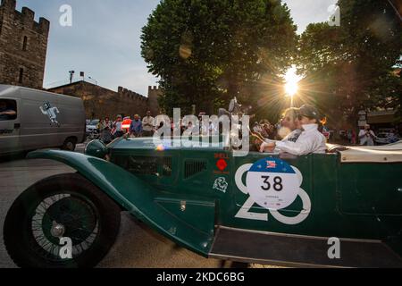 La course traditionnelle qui traverse l'Italie avec des voitures d'époque, la MilleMiglia passe par la ville de Rieti. À Rieti, le 16 juin 2022. (Photo de Riccardo Fabi/NurPhoto) Banque D'Images