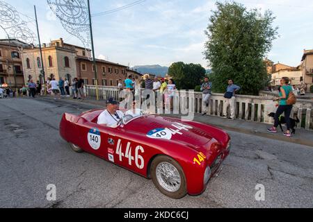 La course traditionnelle qui traverse l'Italie avec des voitures d'époque, la MilleMiglia passe par la ville de Rieti. À Rieti, le 16 juin 2022. (Photo de Riccardo Fabi/NurPhoto) Banque D'Images