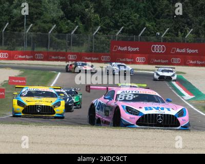 Maro Engel-GER-Mercedes-Mercedes-AMG Team GruppeM Racing (GER) pendant la course DTM 2022-Race 1, à Imola (BO), Italie sur 18 juin 2021. (Photo de Loris Roselli/NurPhoto) Banque D'Images