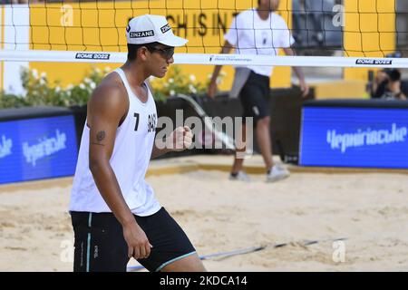 Renato/Vitor Felipe (BRA) contre Shalk/Brunner lors des demi-finales des championnats du monde de volley-ball de plage le 18th juin 2022 au Foro Italico à Rome, Italie. (Photo de Domenico Cippitelli/LiveMedia/NurPhoto) Banque D'Images