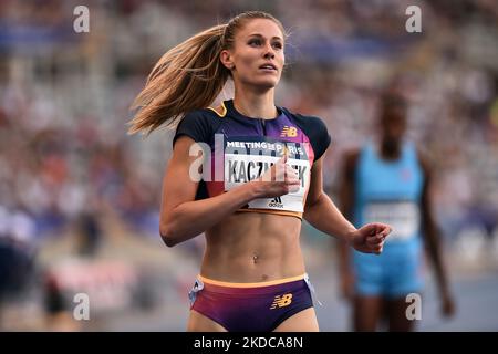 Natalia Kaczmarek, de Pologne, est en compétition avec des femmes de 400 mètres lors de la Ligue des diamants de la Wanda de l'IAAF : rencontre du Paris au Stade Charlety sur 18 juin 2022 à Paris, France (photo de Michele Maraviglia/NurPhoto) Banque D'Images