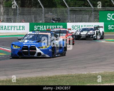 Philipp Eng-AUT-BMW-Schubert Motorsport-(GER) pendant la course 2, à Imola (Bo), Italie sur 19 juin 2022. (Photo de Loris Roselli/NurPhoto) Banque D'Images