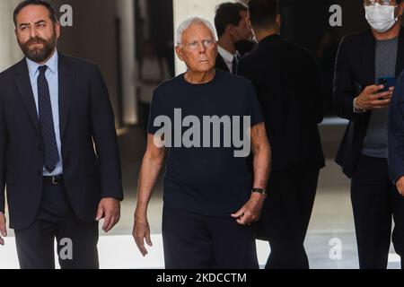 Giorgio Armani arrive au défilé de mode Emporio Armani lors de la semaine de mode de Milan S/S 2023 sur 18 juin 2022 à Milan, Italie. (Photo par Mairo Cinquetti/NurPhoto) Banque D'Images