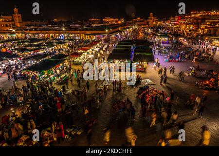 Maroc., Marrakech - le Jemma al Fna / Jemaa el-Fnaa la nuit Banque D'Images