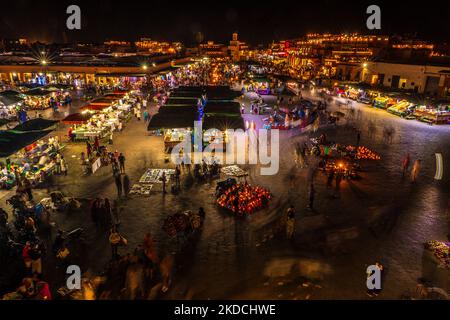 Maroc., Marrakech - le Jemma al Fna / Jemaa el-Fnaa la nuit Banque D'Images