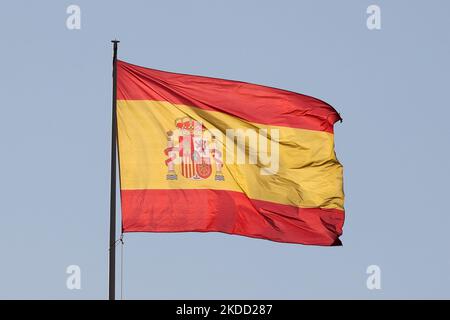 Drapeau de l'Espagne est vu sur le Palais Royal à Madrid, Espagne sur 28 juin 2022. (Photo de Jakub Porzycki/NurPhoto) Banque D'Images