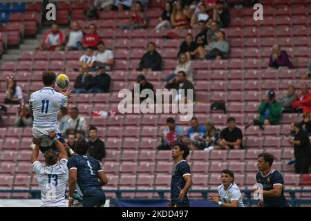 Jacopo SALVETTI d'Italie attrape le ballon pendant l'Espagne hommes 7s contre l'Italie hommes 7s, un match de quilication de la piscine B de la deuxième partie de la série de Championnat Rugby Europe Sevens 2022 à Cracovie. Samedi, 02 juillet 2022, dans le stade municipal de Henryk Reyman, Cracovie, petite Pologne Voivodeship, Pologne. (Photo par Artur Widak/NurPhoto) Banque D'Images