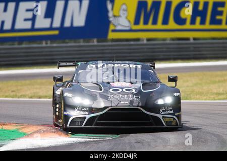 69 OMAN RACING AVEC TF SPORT - Aston Martin Vantage AMR (A. Al Harthy, M. Sorensen, S. de Haan) pendant l'Endurance ELMS 2022 - série européenne le Mans sur 03 juillet 2022 à l'Autodromo di Monza à Monza, Italie (photo de Valerio Origo/LiveMedia/NurPhoto) Banque D'Images