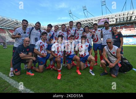 Les membres de l'équipe nationale française de rugby sept ont remporté la médaille d'argent lors de la finale masculine 7s de la série de championnat Rugby Europe Sevens 2022 à Cracovie et la médaille d'argent lors de la série de championnat Rugby Europe Sevens 2022. Le dimanche, 03 juillet 2022, au stade municipal de Henryk Reyman, Cracovie, petite Pologne Voivodeship, Pologne. (Photo par Artur Widak/NurPhoto) Banque D'Images