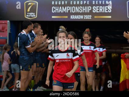 Les membres de l'équipe nationale espagnole de rugby à sept arrivent pour la cérémonie de remise des prix après avoir remporté le match de finale de bronze de la série de championnat Rugby Europe Sevens 2022 à Cracovie. Le dimanche, 03 juillet 2022, au stade municipal de Henryk Reyman, Cracovie, petite Pologne Voivodeship, Pologne. (Photo par Artur Widak/NurPhoto) Banque D'Images