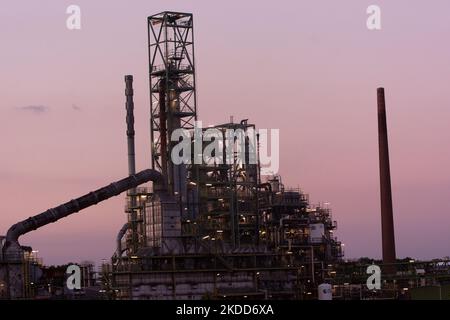 Vue générale de la raffinerie de pétrole Shell à Wesseling, près de Cologne, en Allemagne, sur 4 juillet 2022 (photo de Ying Tang/NurPhoto) Banque D'Images