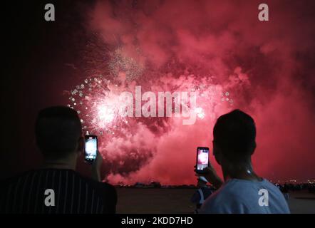 Feux d'artifice à l'occasion du 60th anniversaire de l'indépendance algérienne à Alger, Algérie sur 05 juillet 2022 (photo par APP/NurPhoto) Banque D'Images