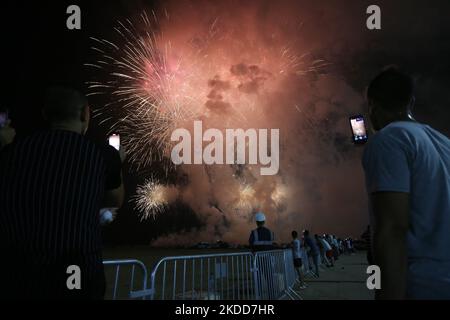 Feux d'artifice à l'occasion du 60th anniversaire de l'indépendance algérienne à Alger, Algérie sur 05 juillet 2022 (photo par APP/NurPhoto) Banque D'Images