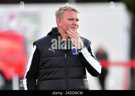 Pete Wild, le nouveau directeur de Barrow, lors du match amical d'avant-saison entre Ashton United et Barrow au stade Hurst Cross, Ashton sous Lyne, le mardi 5th juillet 2022. (Photo d'Eddie Garvey/MI News/NurPhoto) Banque D'Images