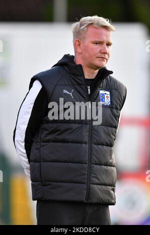 Pete Wild, le nouveau directeur de Barrow, lors du match amical d'avant-saison entre Ashton United et Barrow au stade Hurst Cross, Ashton sous Lyne, le mardi 5th juillet 2022. (Photo d'Eddie Garvey/MI News/NurPhoto) Banque D'Images