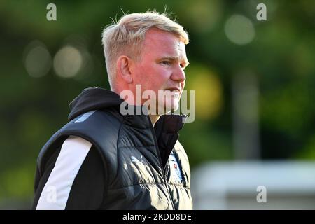 Pete Wild, le nouveau directeur de Barrow, lors du match amical d'avant-saison entre Ashton United et Barrow au stade Hurst Cross, Ashton sous Lyne, le mardi 5th juillet 2022. (Photo d'Eddie Garvey/MI News/NurPhoto) Banque D'Images