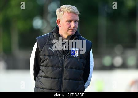 Pete Wild, le nouveau directeur de Barrow, lors du match amical d'avant-saison entre Ashton United et Barrow au stade Hurst Cross, Ashton sous Lyne, le mardi 5th juillet 2022. (Photo d'Eddie Garvey/MI News/NurPhoto) Banque D'Images