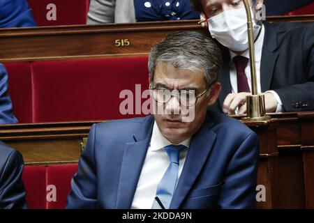 Olivier Faure, Premier secrétaire du Parti socialiste (PS) de gauche, assiste au discours de la première ministre française Elisabeth borne, qui parle de sa "déclaration politique générale" aux députés lors de la nouvelle session législative à l'Assemblée nationale - 6 juillet 2022, Paris (Photo de Daniel Pier/NurPhoto) Banque D'Images