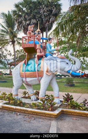 Stret Side Figurative Art sculptures Kampot Cambodge Banque D'Images