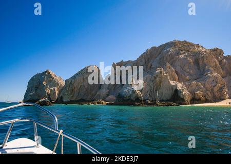 Les terres terminent les formations rocheuses à l'extrémité de la péninsule de Baja près de Cabo San Lucas, au Mexique Banque D'Images