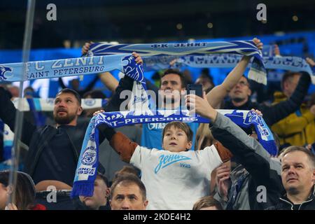 Saint-Pétersbourg, Russie. 05th novembre 2022. Les fans de Zenit ont vu en action lors du match de football de la première Ligue russe entre Zenit Saint-Pétersbourg et Akhmat Grozny à Gazprom Arena. Score final; Zenit 1:2 Akhmat. Crédit : SOPA Images Limited/Alamy Live News Banque D'Images