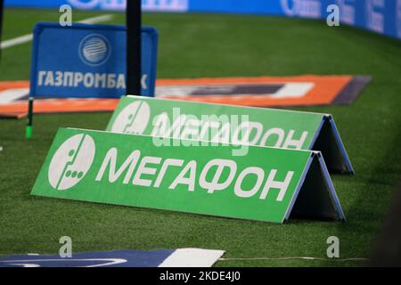 Saint-Pétersbourg, Russie. 05th novembre 2022. Logo opérateur mobile Megafon vu lors du match de football de la Premier League russe entre Zenit Saint Petersbourg et Akhmat Grozny à Gazprom Arena. Score final; Zenit 1:2 Akhmat. Crédit : SOPA Images Limited/Alamy Live News Banque D'Images