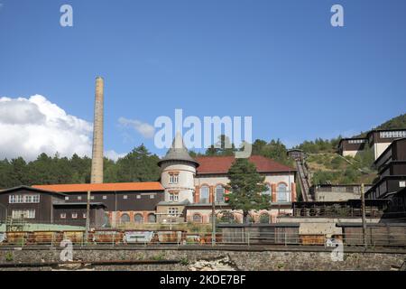 UNESCO mine de Rammelsberg avec cheminée et maisons, mine de minerai, Goslar, Harz, Basse-Saxe, Allemagne Banque D'Images