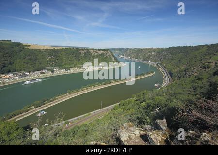 Vue du rocher de Loreley à Saint Goarshausen dans la vallée du Rhin avec jetée, vue d'en haut, Loreley, banque du Rhin, paysage, Rhénanie-Palatinat Banque D'Images