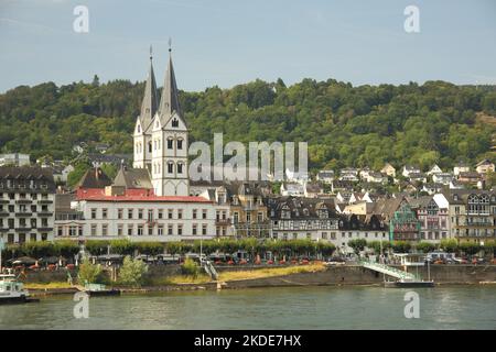 Vue sur le paysage urbain avec l'église de l'UNESCO Saint-Severus à Boppard, Rhin, rive du Rhin, Rhénanie-Palatinat, haute vallée du Rhin moyen, Allemagne Banque D'Images