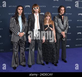 Ethan Torchio, Thomas Raggi, Victoria de Angelis, Damiano David de Måneskin arrivant au gala art + film 2022 de LACMA à Los Angeles, CA sur 5 novembre 2022. © OConnor / AFF-USA.com Banque D'Images