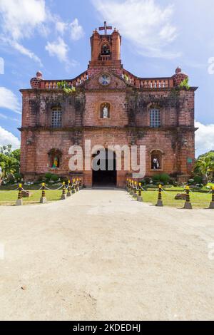 L'église paroissiale Saint Michel l'Archange de la ville de Caramoan à Bicol, Philippines Banque D'Images