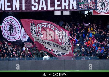 Salerno, Italie. 05th novembre 2022. Les partisans de la Salernitana américaine pendant la série Un match entre la Salernitana américaine 1919 et la Cremonèse au Stadio Arechi, Salerno, Italie, le 5 novembre 2022. Credit: Giuseppe Maffia/Alay Live News Banque D'Images