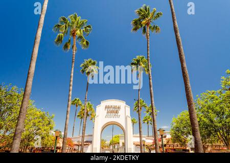 LOS ANGELES, CALIFORNIE, 28 AOÛT : entrée principale des studios Universal Hollywood sur 28 août 2012. C'est l'un des plus anciens et des plus célèbres Holly Banque D'Images