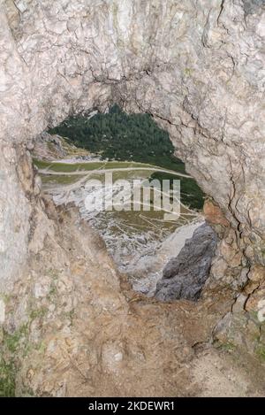 Un tunnel dans le Mont Lagazuoi, faisant partie d'un système de défense de la première Guerre mondiale dans les Alpes Dolomites, Pronvince autonome du Tyrol du Sud Banque D'Images