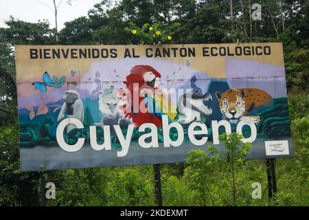 Bienvenue panneau à la forêt équatoriale amazonienne équatorienne photographiée dans la réserve de Cuyabeno en Équateur Banque D'Images