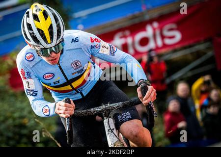 Belge Antoine Jamin photographié en action lors de la course junior des hommes aux Championnats d'Europe de cyclisme cycliste, dimanche 06 novembre 2022, à Namur, Belgique. BELGA PHOTO JASPER JACOBS Banque D'Images