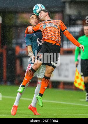 Volendam - Quilindschy Hartman de Feyenoord, Daryl van MIEGHEM du FC Volendam lors du match entre le FC Volendam et Feyenoord à Kras Stadion le 6 novembre 2022 à Volendam, pays-Bas. (Box to Box Pictures/Yannick Verhoeven) Banque D'Images