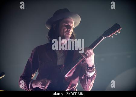 James Bay en représentation à Sala Razzmatazz, Barcelone, 2 novembre 2022. Photographe: ALE Espaliat Banque D'Images