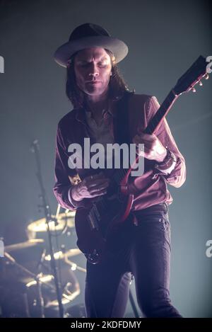 James Bay en représentation à Sala Razzmatazz, Barcelone, 2 novembre 2022. Photographe: ALE Espaliat Banque D'Images