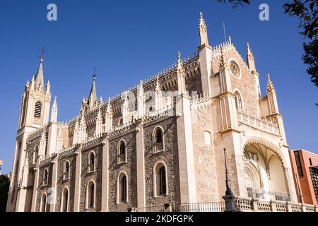 Église San Jeronimo el Real avec ciel bleu Banque D'Images